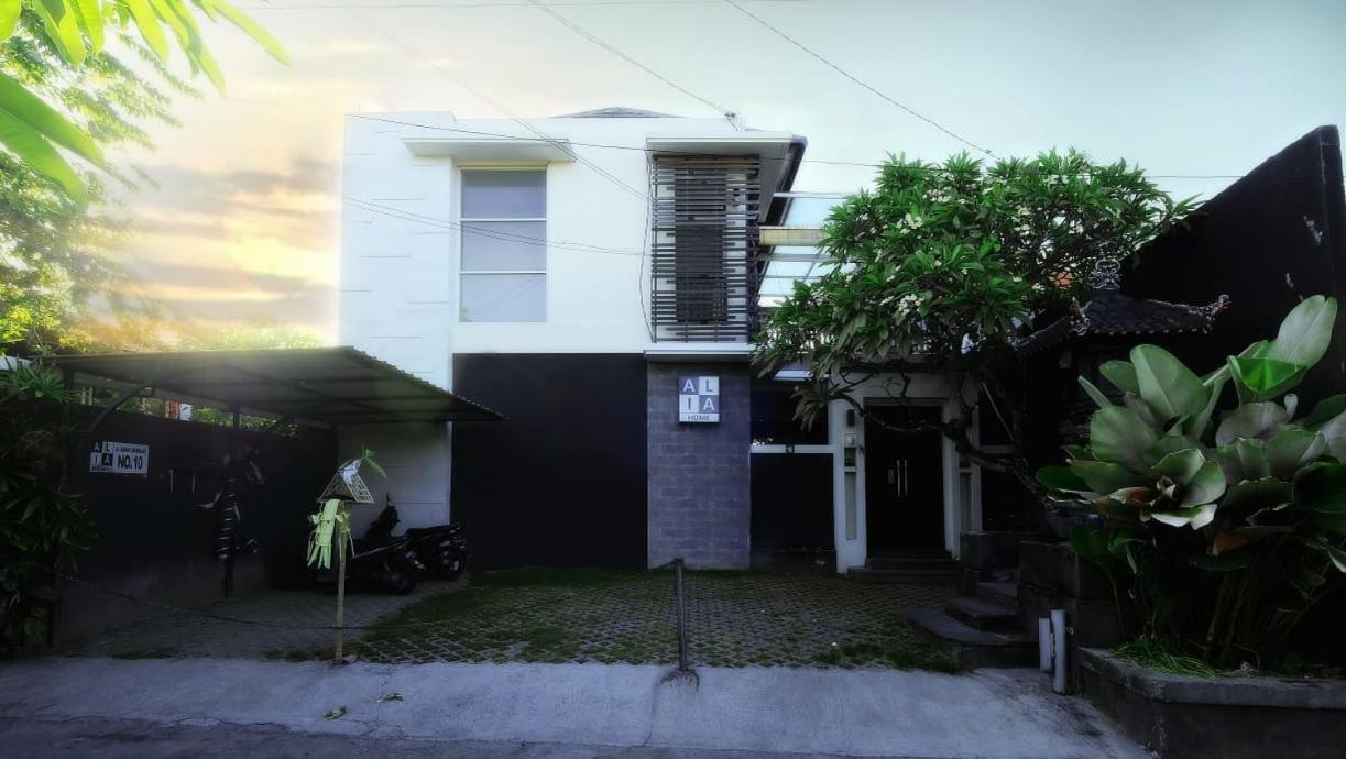 Alia Home Denpasar  Luaran gambar